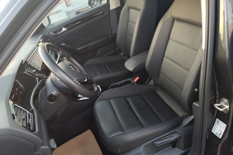 Used Volkswagen T-ROC 2021 280TSI DSG Two-Wheel Drive Comfort Connect Edition Left Front Seat