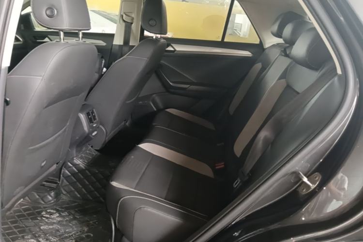 Used Volkswagen T-ROC 2021 Revised Version 280TSI DSG Two-Wheel Drive Elite Connect Edition Left Rear Seat