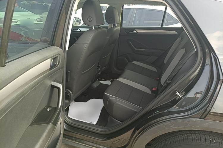 Used Volkswagen T-ROC 2021 Revised Version 280TSI DSG Two-Wheel Drive Elite Connect Edition Left Rear Seat