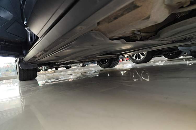 Used Volkswagen T-ROC 2021 Revised Version 280TSI DSG Two-Wheel Drive Elite Connect Edition Left Side Sill