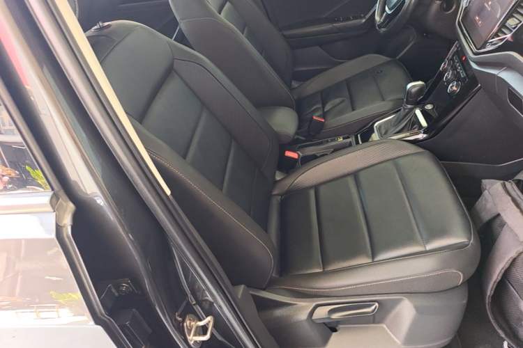 Used Volkswagen T-ROC 2021 280TSI DSG Two-Wheel Drive Comfort Connect Edition Right Front Seat