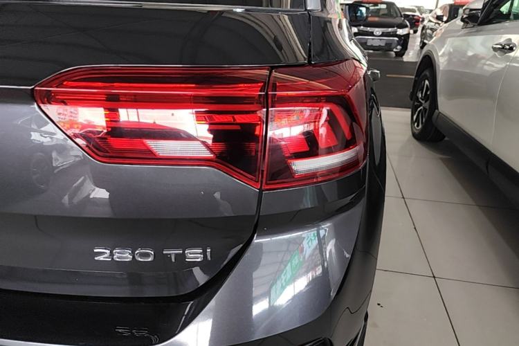 Used Volkswagen T-ROC 2021 Revised Version 280TSI DSG Two-Wheel Drive Elite Connect Edition Right Rear Taillight
