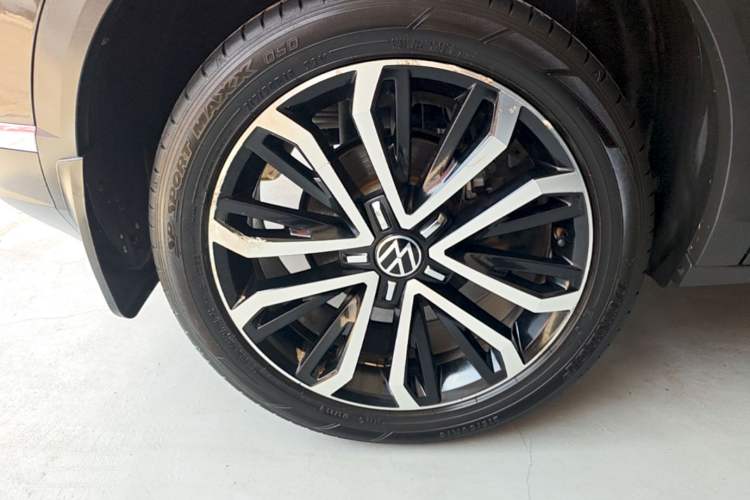 Used Volkswagen T-ROC 2021 280TSI DSG Two-Wheel Drive Comfort Connect Edition Right Rear Wheel Hub