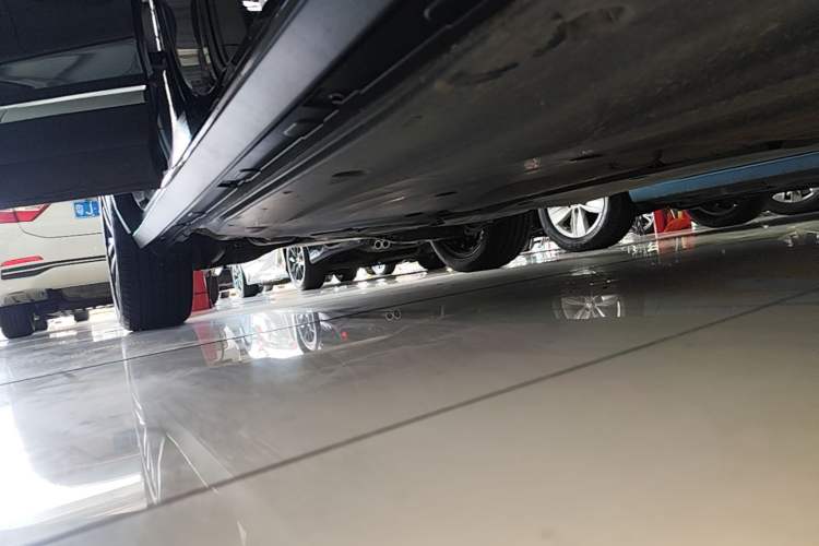 Used Volkswagen T-ROC 2021 Revised Version 280TSI DSG Two-Wheel Drive Elite Connect Edition Right Side Sill