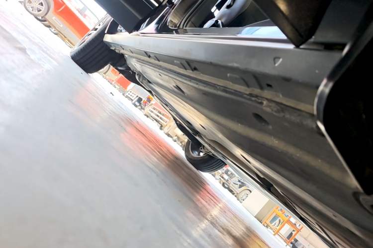 Used Volkswagen T-ROC 2021 280TSI DSG Two-Wheel Drive Comfort Connect Edition Right Side Sill