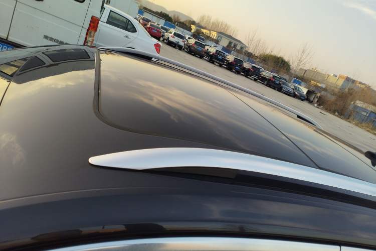 Used Volkswagen T-ROC 2021 280TSI DSG Two-Wheel Drive Comfort Connect Edition Roof