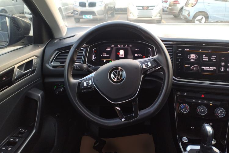Used Volkswagen T-ROC 2021 280TSI DSG Two-Wheel Drive Comfort Connect Edition Steering Wheel