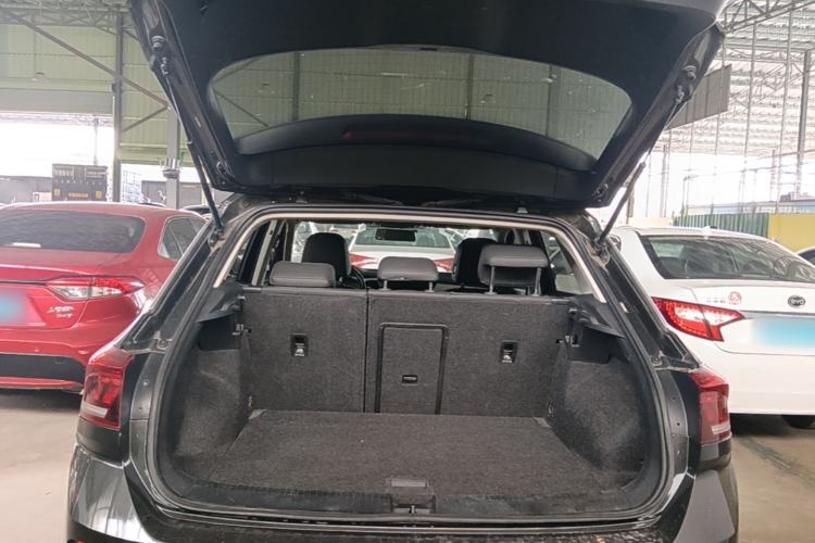 Used Volkswagen T-ROC 2021 Revised Version 280TSI DSG Two-Wheel Drive Elite Connect Edition Trunk