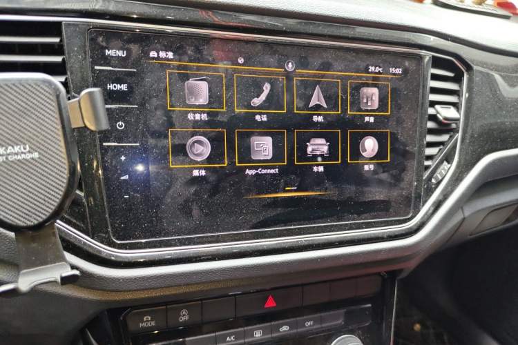 Used Volkswagen T-ROC 2021 280TSI DSG Two-Wheel Drive Comfort Connect Edition Audio And AC Panel