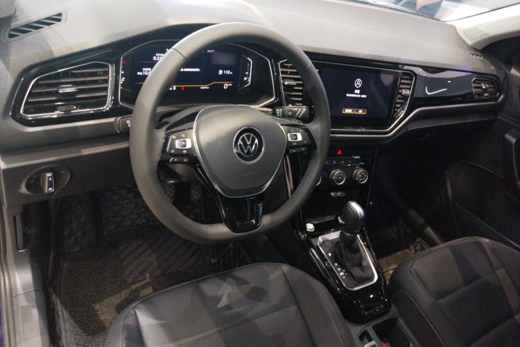 Used Volkswagen T-ROC 2021 280TSI DSG Two-Wheel Drive Comfort Connect Edition Center Console