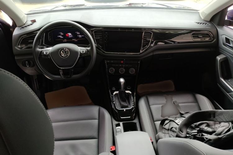 Used Volkswagen T-ROC 2021 280TSI DSG Two-Wheel Drive Comfort Connect Edition Center Console
