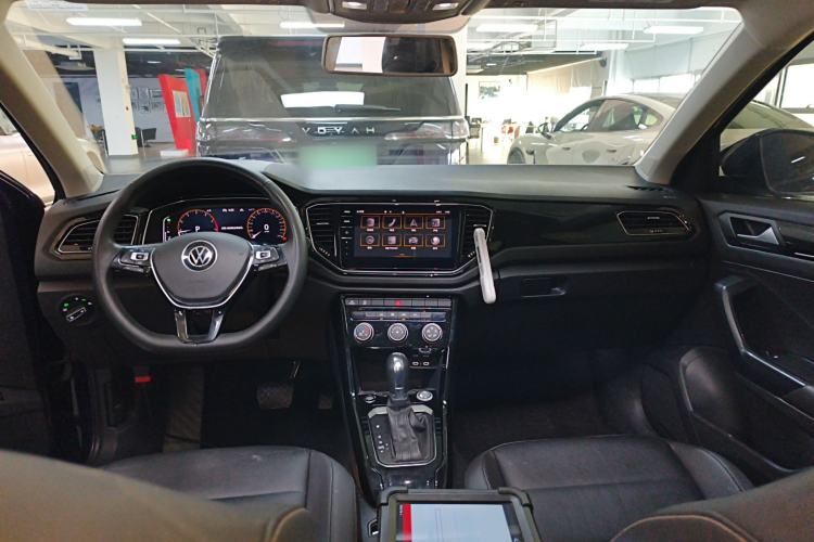 Used Volkswagen T-ROC 2021 280TSI DSG Two-Wheel Drive Comfort Connect Edition Center Console