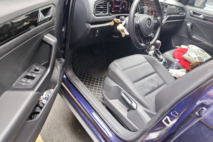 Used Volkswagen T-ROC 2021 280TSI DSG Two-Wheel Drive Comfort Connect Edition Driver Seat