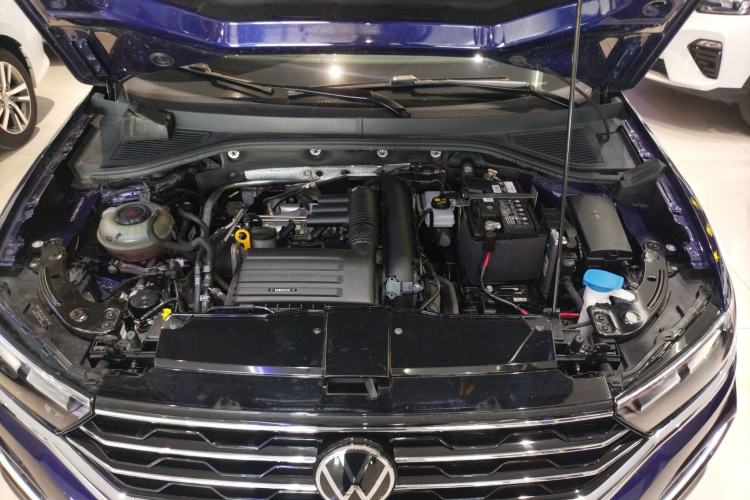 Used Volkswagen T-ROC 2021 280TSI DSG Two-Wheel Drive Comfort Connect Edition Engine Bay