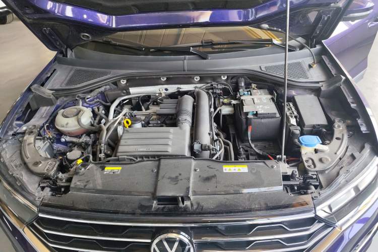 Used Volkswagen T-ROC 2021 280TSI DSG Two-Wheel Drive Comfort Connect Edition Engine Bay