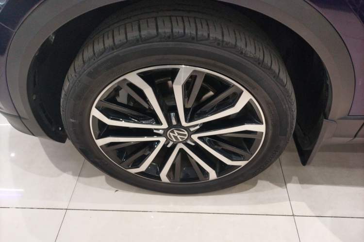 Used Volkswagen T-ROC 2021 280TSI DSG Two-Wheel Drive Comfort Connect Edition Exterior 4