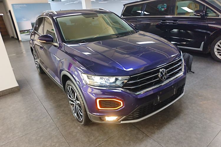 Used Volkswagen T-ROC 2021 280TSI DSG Two-Wheel Drive Comfort Connect Edition Front Right 45 Deg