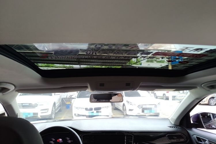 Used Volkswagen T-ROC 2021 280TSI DSG Two-Wheel Drive Comfort Connect Edition Headliner