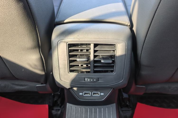 Used Volkswagen T-ROC 2021 280TSI DSG Two-Wheel Drive Comfort Connect Edition Interior 12