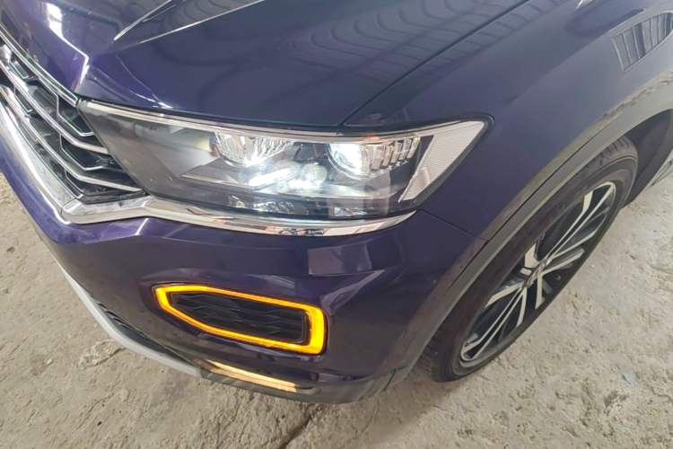 Used Volkswagen T-ROC 2021 Revised Version 280TSI DSG Two-Wheel Drive Comfort & Smart Connectivity Edition Left Front Headlight