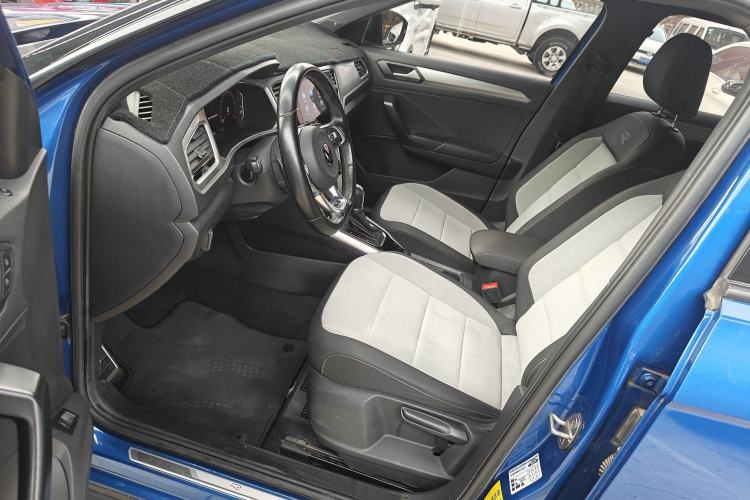 Used Volkswagen T-ROC 2021 280TSI DSG Two-Wheel Drive R-Line Pro Connected Version Left Front Seat