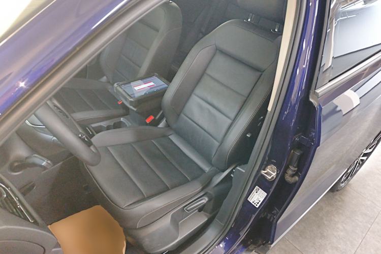 Used Volkswagen T-ROC 2021 280TSI DSG Two-Wheel Drive Comfort Connect Edition Left Front Seat