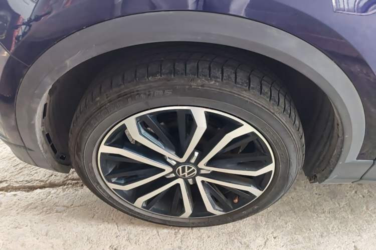 Used Volkswagen T-ROC 2021 Revised Version 280TSI DSG Two-Wheel Drive Comfort & Smart Connectivity Edition Left Front Wheel Hub