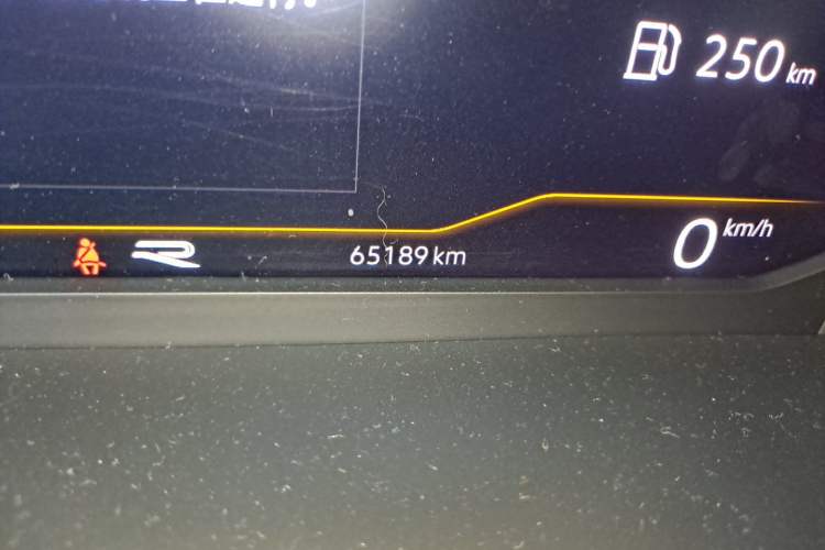 Used Volkswagen T-ROC 2021 280TSI DSG Two-Wheel Drive R-Line Pro Connected Version Odometer Close Up