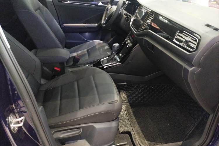 Used Volkswagen T-ROC 2021 280TSI DSG Two-Wheel Drive Comfort Connect Edition Right Front Seat