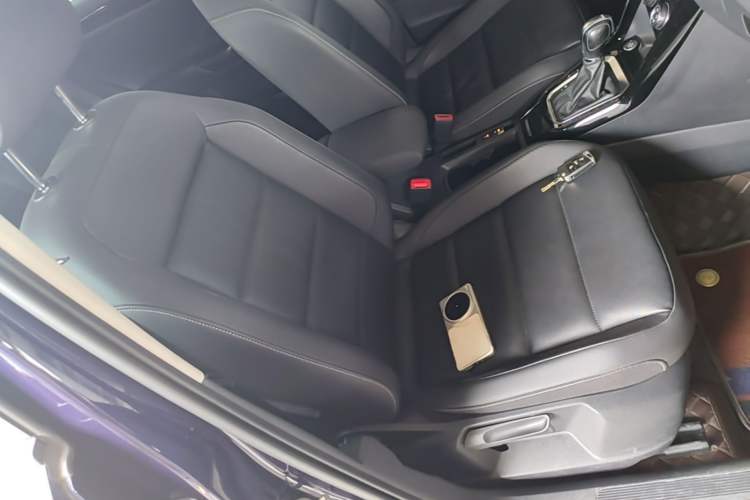 Used Volkswagen T-ROC 2021 Revised Version 280TSI DSG Two-Wheel Drive Comfort & Smart Connectivity Edition Right Front Seat
