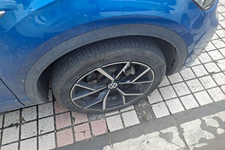 Used Volkswagen T-ROC 2021 280TSI DSG Two-Wheel Drive R-Line Pro Connected Version Right Front Wheel Hub