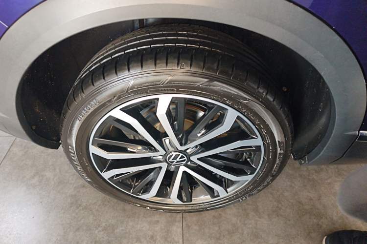 Used Volkswagen T-ROC 2021 280TSI DSG Two-Wheel Drive Comfort Connect Edition Right Rear Wheel Hub