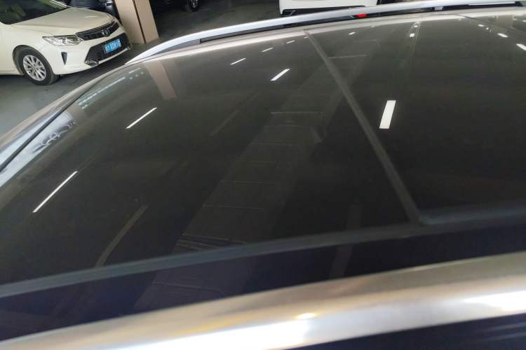 Used Volkswagen T-ROC 2021 280TSI DSG Two-Wheel Drive Comfort Connect Edition Roof