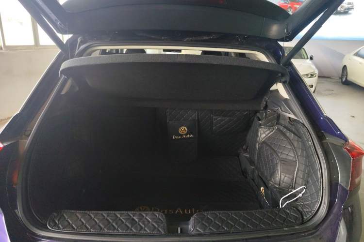 Used Volkswagen T-ROC 2021 280TSI DSG Two-Wheel Drive Comfort Connect Edition Trunk