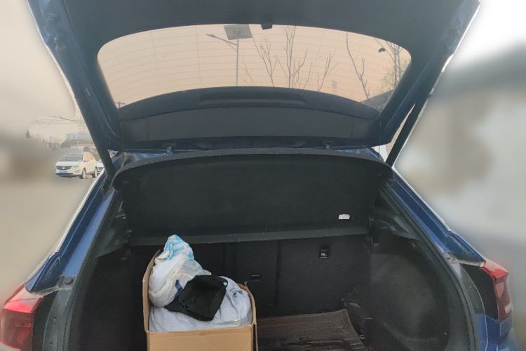 Used Volkswagen T-ROC 2021 280TSI DSG Two-Wheel Drive R-Line Pro Connected Version Trunk