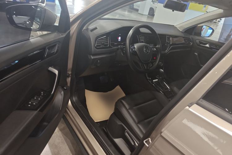 Used Volkswagen T-ROC 2021 280TSI DSG Two-Wheel Drive Comfort Connect Edition Driver Seat