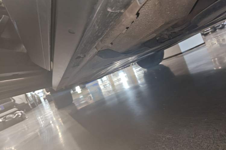 Used Volkswagen T-ROC 2021 280TSI DSG Two-Wheel Drive Comfort Connect Edition Left Side Sill