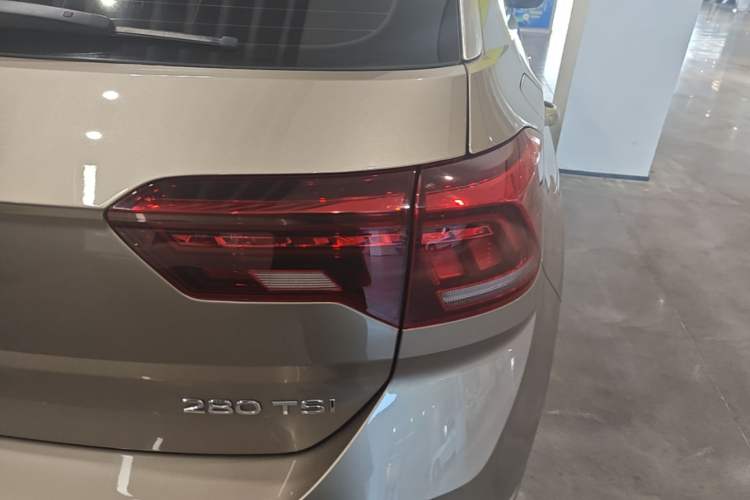 Used Volkswagen T-ROC 2021 280TSI DSG Two-Wheel Drive Comfort Connect Edition Right Rear Taillight