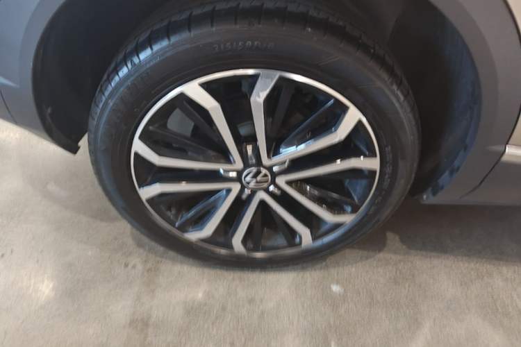 Used Volkswagen T-ROC 2021 280TSI DSG Two-Wheel Drive Comfort Connect Edition Right Rear Wheel Hub