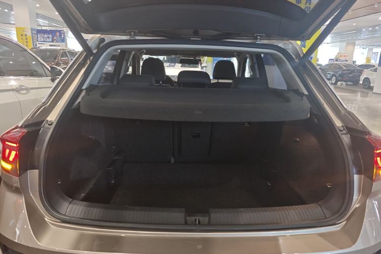 Used Volkswagen T-ROC 2021 280TSI DSG Two-Wheel Drive Comfort Connect Edition Trunk