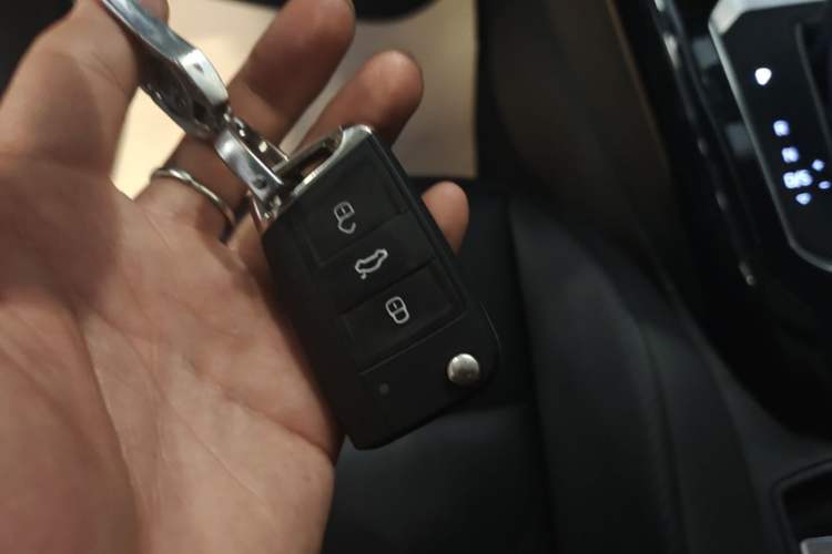Used Volkswagen T-ROC 2021 280TSI DSG Two-Wheel Drive Comfort Connect Edition Vehicle Key