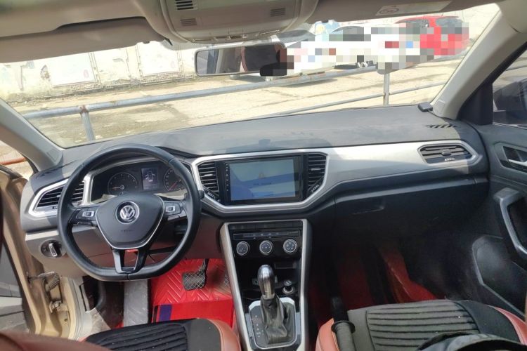 Used Volkswagen T-ROC 2021 280TSI DSG Two-Wheel Drive Elite Connect Edition Center Console