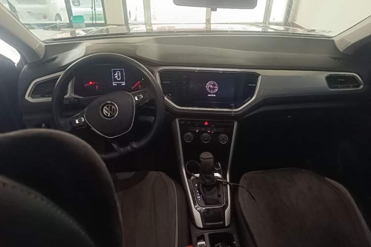 Used Volkswagen T-ROC 2021 Revised Version 280TSI DSG Two-Wheel Drive Elite Connect Edition Center Console