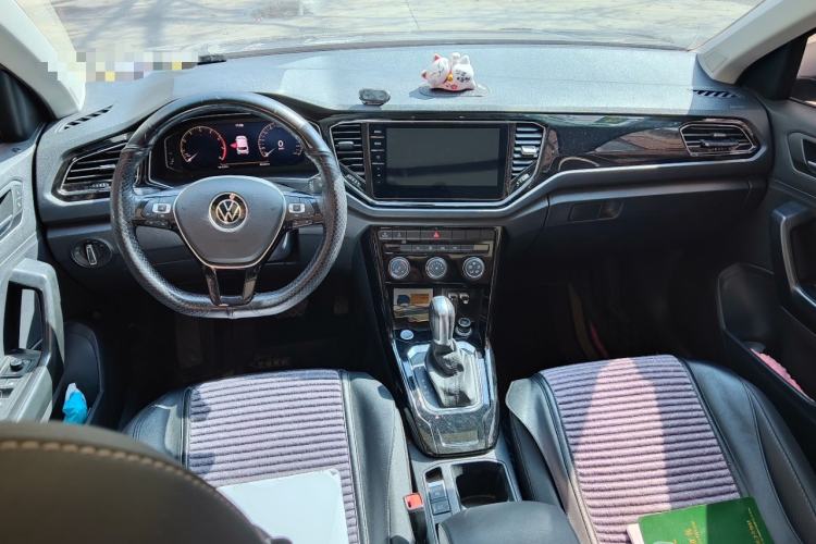 Used Volkswagen T-ROC 2021 280TSI DSG Two-Wheel Drive Comfort Connect Edition Center Console