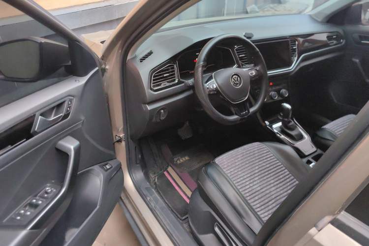 Used Volkswagen T-ROC 2021 280TSI DSG Two-Wheel Drive Comfort Connect Edition Driver Seat