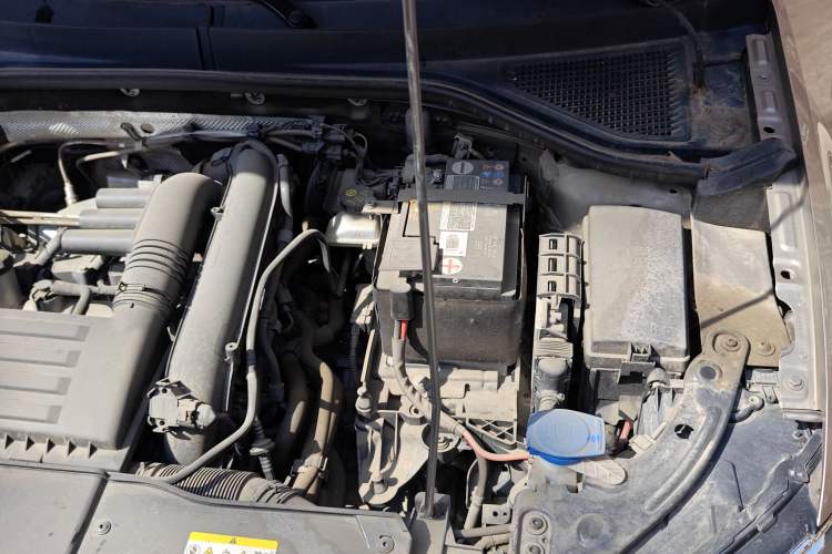 Used Volkswagen T-ROC 2021 280TSI DSG Two-Wheel Drive Comfort Connect Edition Engine Bay Left