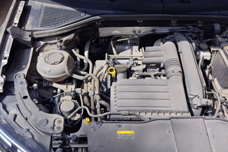 Used Volkswagen T-ROC 2021 280TSI DSG Two-Wheel Drive Comfort Connect Edition Engine Bay Right