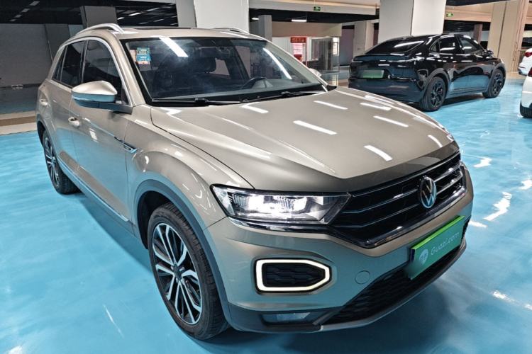 Used Volkswagen T-ROC 2021 280TSI DSG Two-Wheel Drive Comfort Connect Edition Front Right 45 Deg