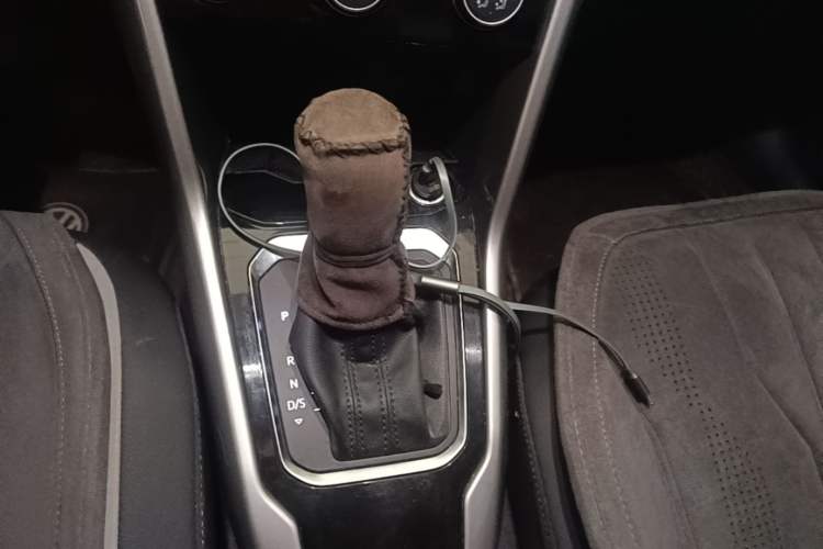 Used Volkswagen T-ROC 2021 Revised Version 280TSI DSG Two-Wheel Drive Elite Connect Edition Gear Lever