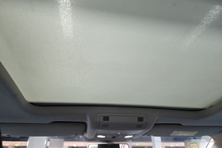 Used Volkswagen T-ROC 2021 280TSI DSG Two-Wheel Drive Comfort Connect Edition Headliner